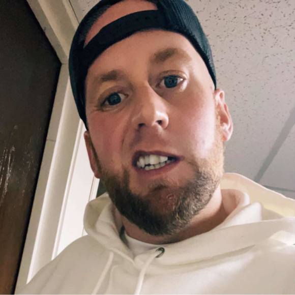 Meet your Posher, Ian - Picture 1 of 1